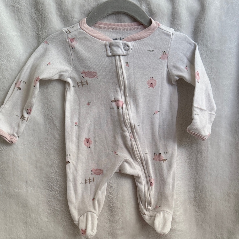 🎉5 for 🎉$20 (Baby)
Carter's White and Pink Baby Footie